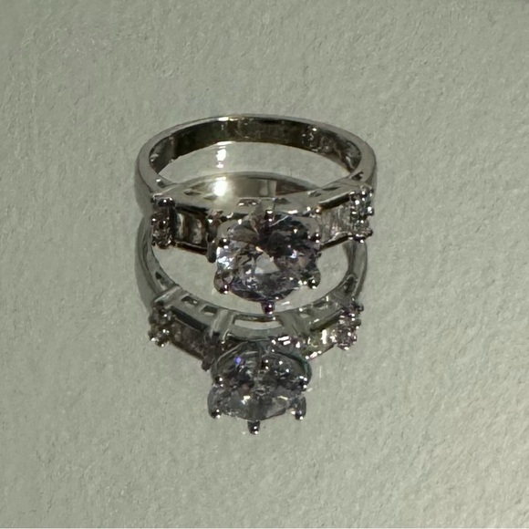 FREE 🆕 Piatella ring, 1 carat round cut, side accents, 14k white gold plated - Picture 3 of 14